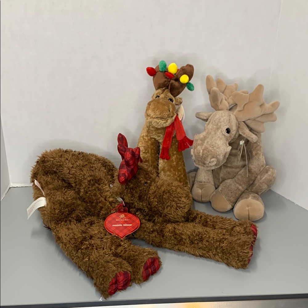 New With Tags Lot of 3 Festive Plush Moose Bath&Body, Bestever, CuddlyQuarry